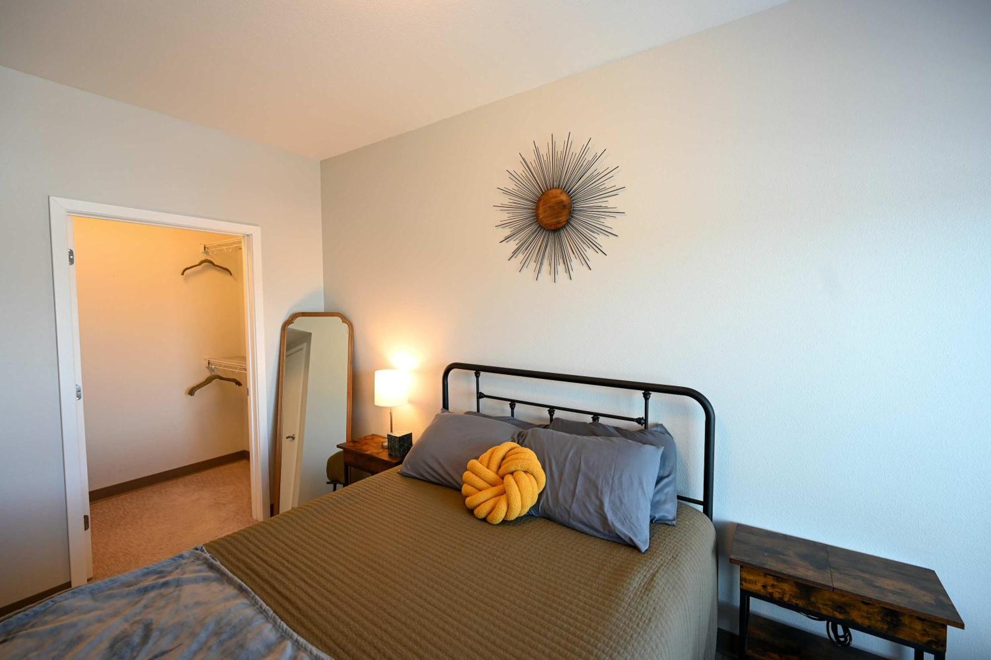 2 Bedroom Brand New Apartment Near Mayo, Park Free Rochester Exteriér fotografie